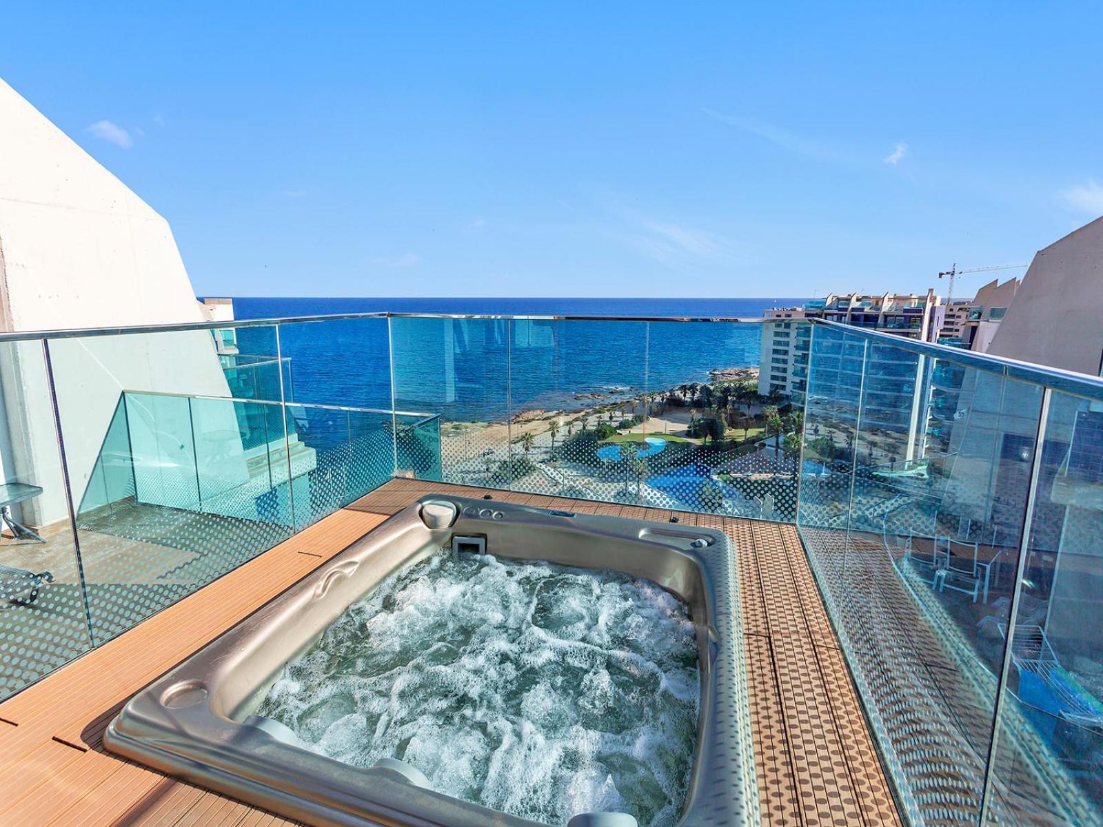 Luxury Penthouse With A Private Jacuzzi! Apartment Punta Prima  Bagian luar foto